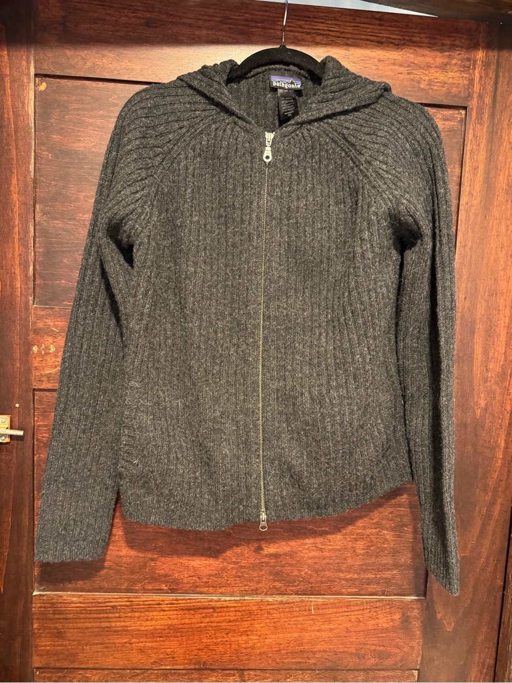 Patagonia Women’s XL 100% Lambswool Full Zip Hooded Sweater Charcoal Gray
